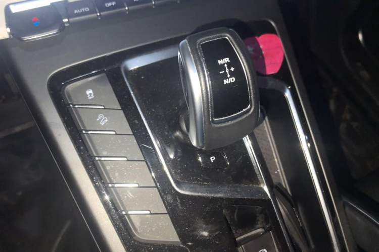 Used Geely Auto Emgrand X7 Sport 2022 Boyue X 1.8TD DCT Smart Model Gear Lever