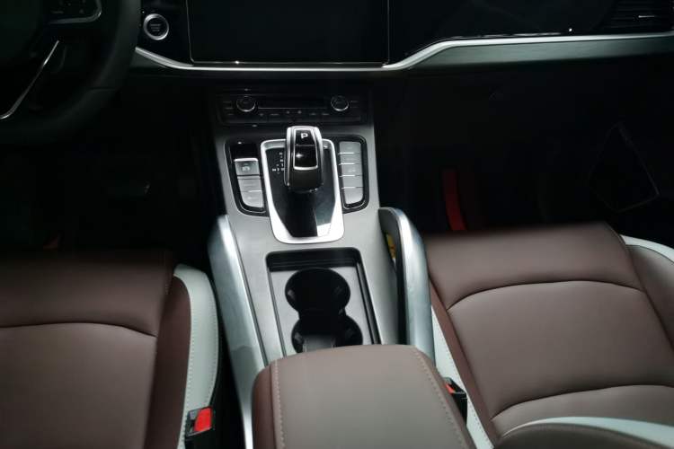 Used Geely Auto Emgrand X7 Sport 2022 1.8TD DCT Zhiya Trim Gear Lever