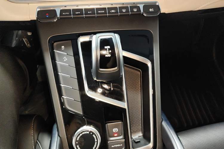 Used Geely Auto Emgrand X7 Sport 2022 Boyue X 1.8TD DCT ZhiZun Edition Gear Lever