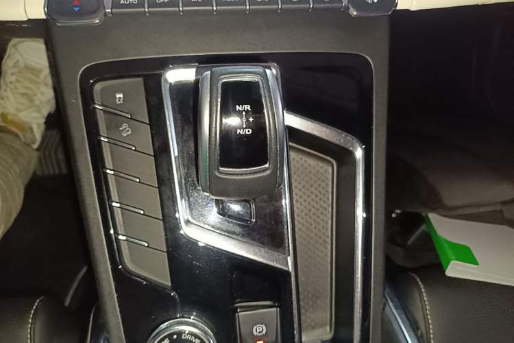 Used Geely Auto Emgrand X7 Sport 2022 Boyue X 1.8TD DCT Smart Model Gear Lever