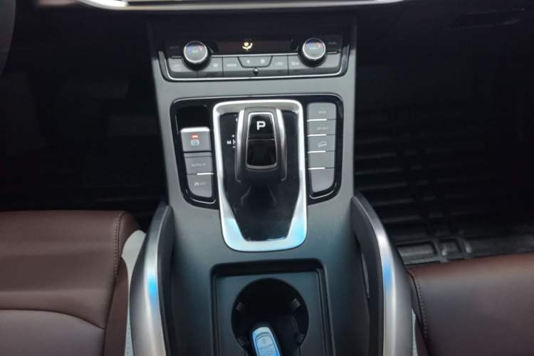 Used Geely Auto Emgrand X7 Sport 2022 1.8TD DCT Zhiya Trim Gear Lever