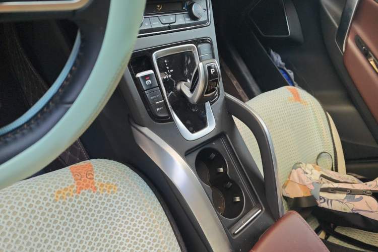 Used Geely Auto Emgrand X7 Sport 2022 1.8TD DCT Zhiya Trim Gear Lever