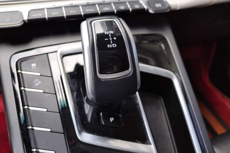 Used Geely Auto Emgrand X7 Sport 2022 Boyue X 1.8TD DCT Smart Model Gear Lever