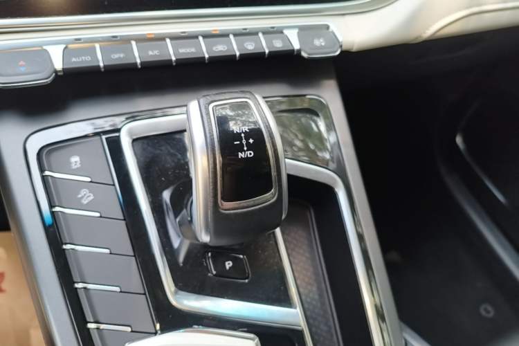 Used Geely Auto Emgrand X7 Sport 2022 Boyue X 1.8TD DCT Smart Model Gear Lever
