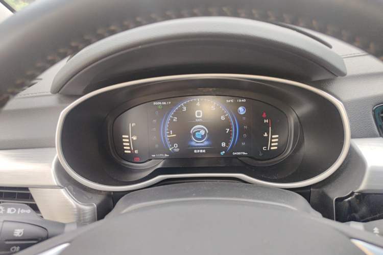 Used Geely Auto Emgrand X7 Sport 2022 1.8TD DCT Zhiya Trim Instrument Cluster