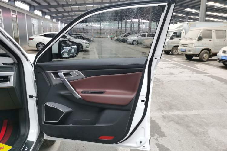Used Geely Auto Emgrand X7 Sport 2022 1.8TD DCT Zhiya Trim Interior 2