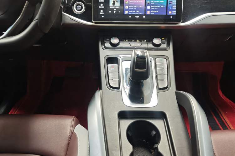 Used Geely Auto Emgrand X7 Sport 2022 1.8TD DCT Zhiya Trim Interior 4