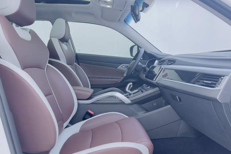 Used Geely Auto Emgrand X7 Sport 2022 1.8TD DCT Zhiya Trim Interior 6