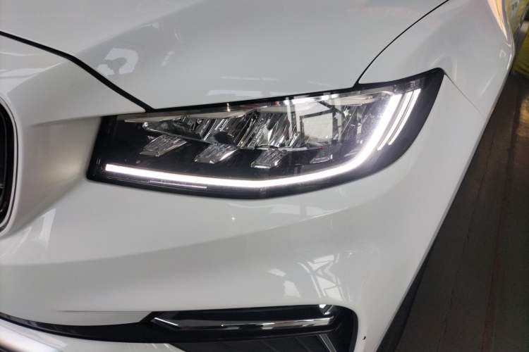 Used Geely Auto Emgrand X7 Sport 2022 1.8TD DCT Zhiya Trim Left Front Headlight