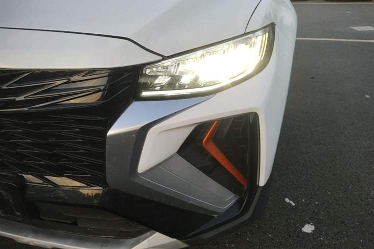 Used Geely Auto Emgrand X7 Sport 2022 Boyue X 1.8TD DCT ZhiZun Edition Left Front Headlight