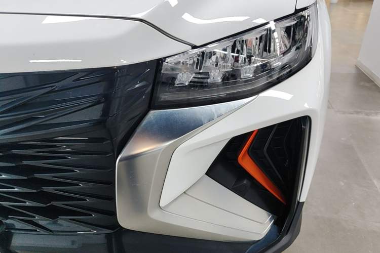 Used Geely Auto Emgrand X7 Sport 2022 Boyue X 1.8TD DCT ZhiZun Edition Left Front Headlight