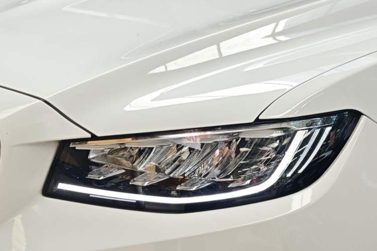 Used Geely Auto Emgrand X7 Sport 2022 1.8TD DCT Zhiya Trim Left Front Headlight