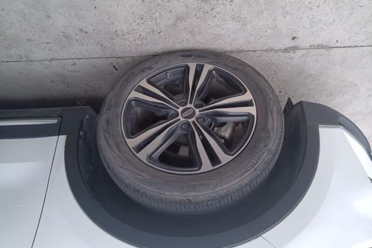 Used Geely Auto Emgrand X7 Sport 2022 1.8TD DCT Zhiya Trim Left Front Wheel Hub