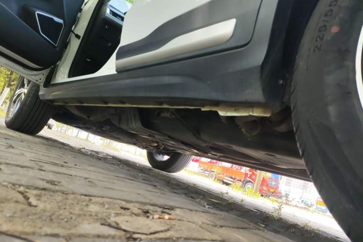 Used Geely Auto Emgrand X7 Sport 2022 1.8TD DCT Zhiya Trim Left Side Sill