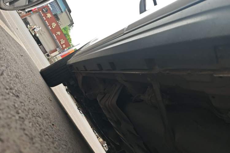 Used Geely Auto Emgrand X7 Sport 2022 1.8TD DCT Zhiya Trim Left Side Sill