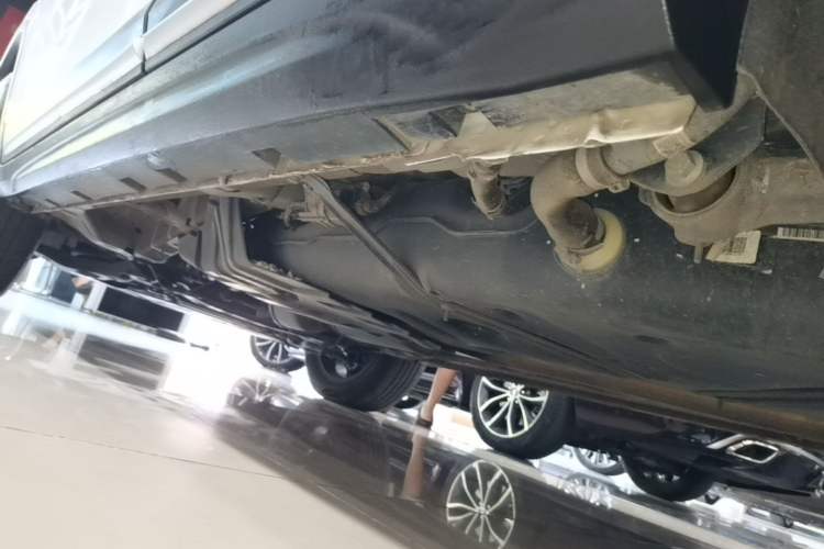 Used Geely Auto Emgrand X7 Sport 2022 1.8TD DCT Zhiya Trim Left Side Sill