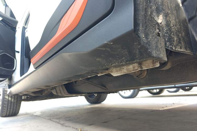 Used Geely Auto Emgrand X7 Sport 2022 Boyue X 1.8TD DCT Smart Model Left Side Sill
