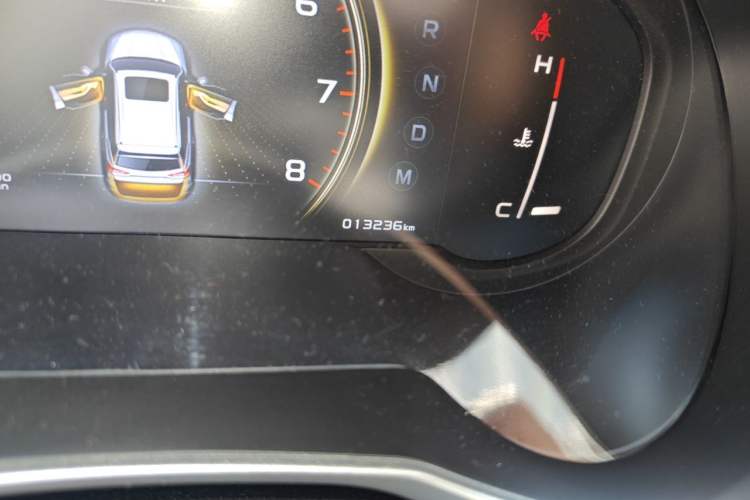 Used Geely Auto Emgrand X7 Sport 2022 1.8TD DCT Zhiya Trim Odometer Close Up