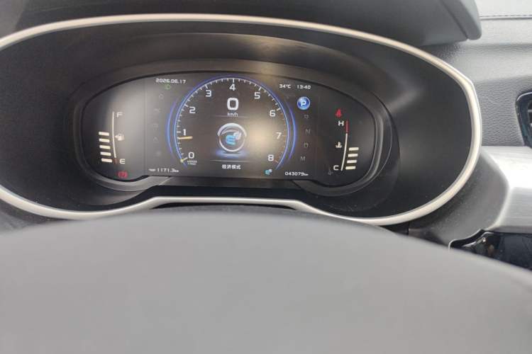 Used Geely Auto Emgrand X7 Sport 2022 1.8TD DCT Zhiya Trim Odometer Close Up
