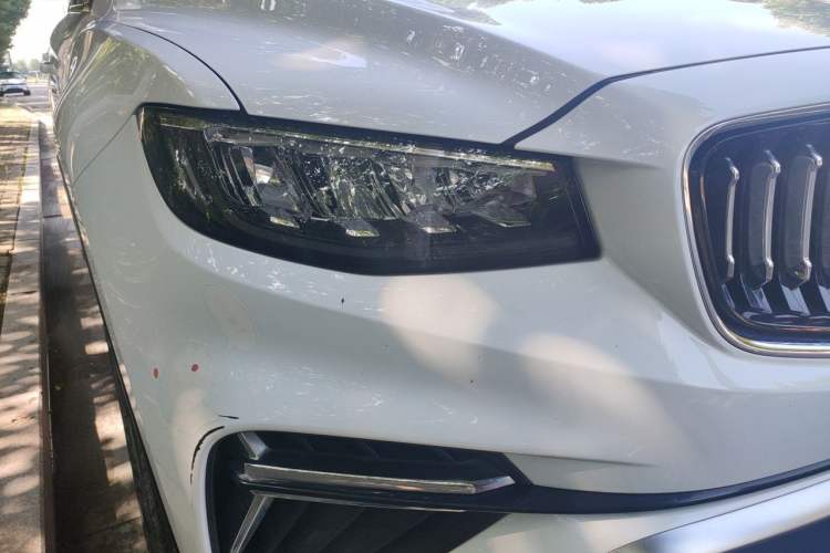 Used Geely Auto Emgrand X7 Sport 2022 1.8TD DCT Zhiya Trim Right Front Headlight