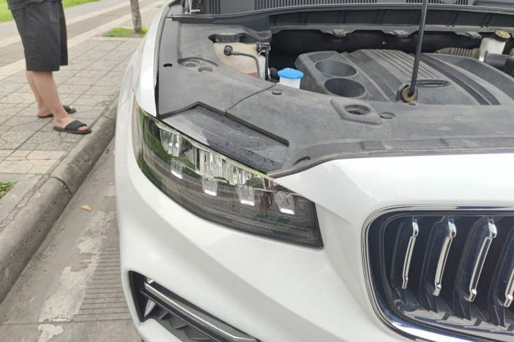 Used Geely Auto Emgrand X7 Sport 2022 1.8TD DCT Zhiya Trim Right Front Headlight