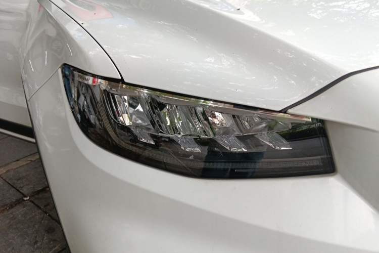 Used Geely Auto Emgrand X7 Sport 2022 1.8TD DCT Zhiya Trim Right Front Headlight