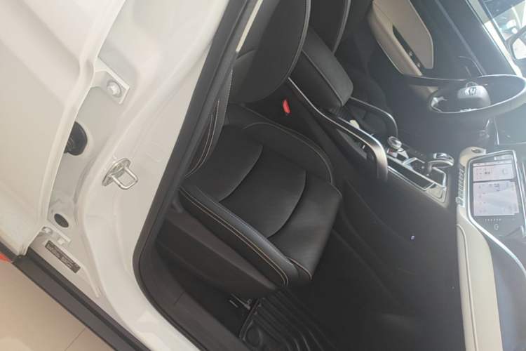 Used Geely Auto Emgrand X7 Sport 2022 Boyue X 1.8TD DCT Smart Model Right Front Seat