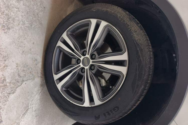 Used Geely Auto Emgrand X7 Sport 2022 1.8TD DCT Zhiya Trim Right Front Wheel Hub