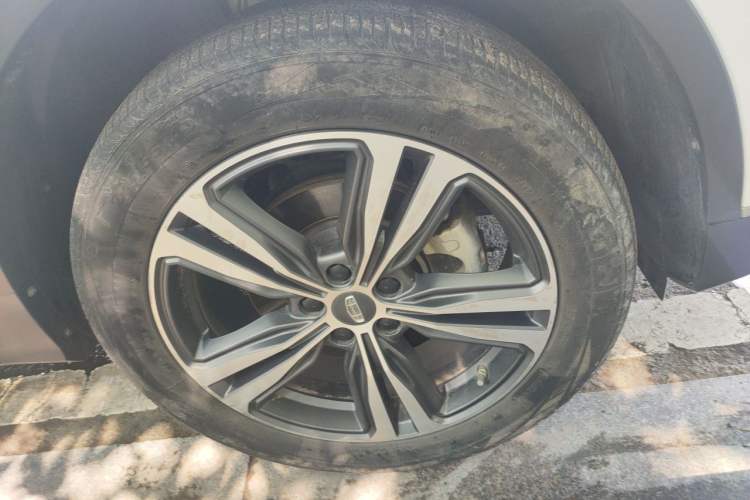 Used Geely Auto Emgrand X7 Sport 2022 1.8TD DCT Zhiya Trim Right Front Wheel Hub