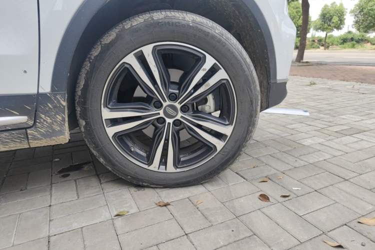 Used Geely Auto Emgrand X7 Sport 2022 1.8TD DCT Zhiya Trim Right Front Wheel Hub