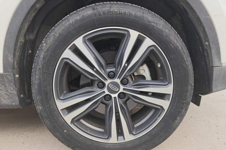 Used Geely Auto Emgrand X7 Sport 2022 1.8TD DCT Zhiya Trim Right Front Wheel Hub