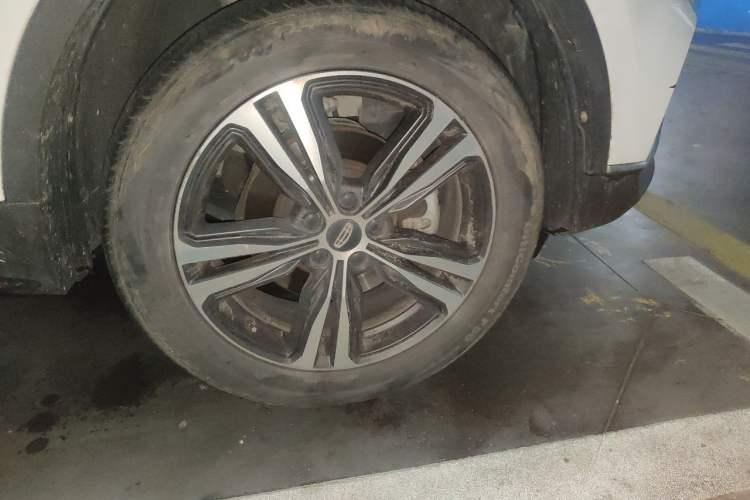 Used Geely Auto Emgrand X7 Sport 2022 1.8TD DCT Zhiya Trim Right Front Wheel Hub