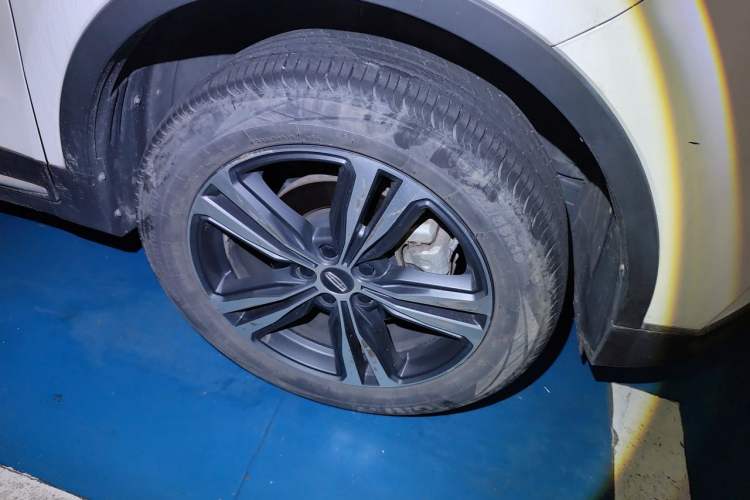 Used Geely Auto Emgrand X7 Sport 2022 1.8TD DCT Zhiya Trim Right Front Wheel Hub