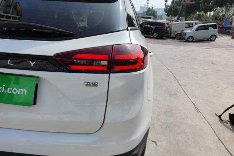 Used Geely Auto Emgrand X7 Sport 2022 1.8TD DCT Zhiya Trim Right Rear Taillight