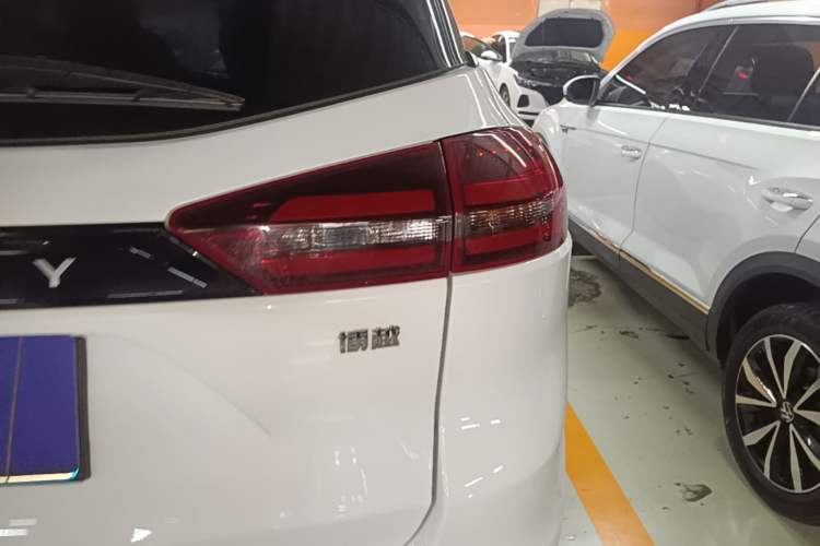 Used Geely Auto Emgrand X7 Sport 2022 1.8TD DCT Zhiya Trim Right Rear Taillight