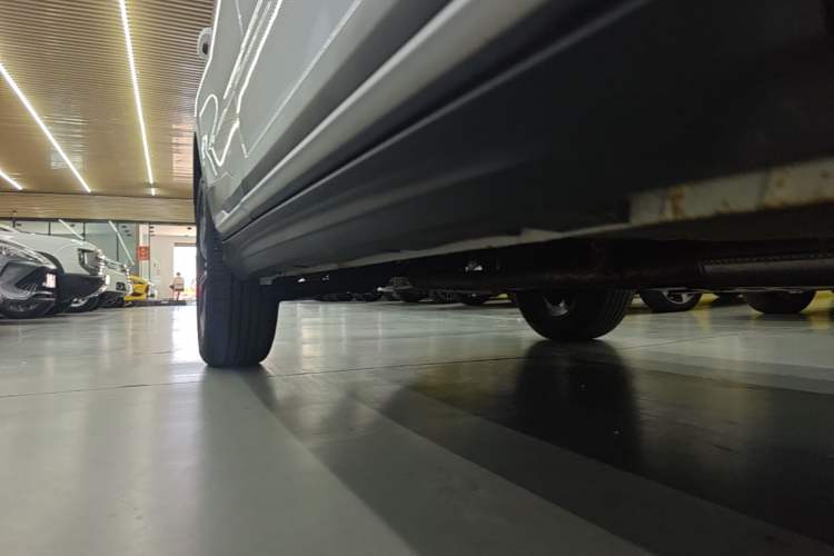 Used Geely Auto Emgrand X7 Sport 2022 1.8TD DCT Zhiya Trim Right Side Sill