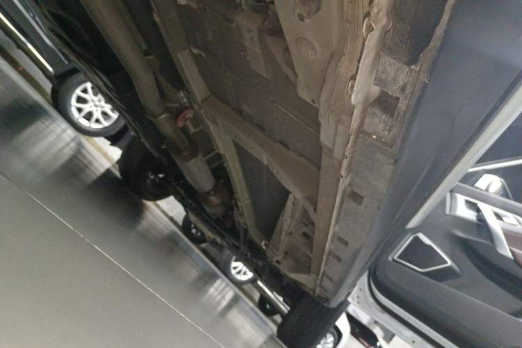 Used Geely Auto Emgrand X7 Sport 2022 1.8TD DCT Zhiya Trim Right Side Sill