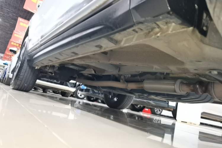 Used Geely Auto Emgrand X7 Sport 2022 1.8TD DCT Zhiya Trim Right Side Sill
