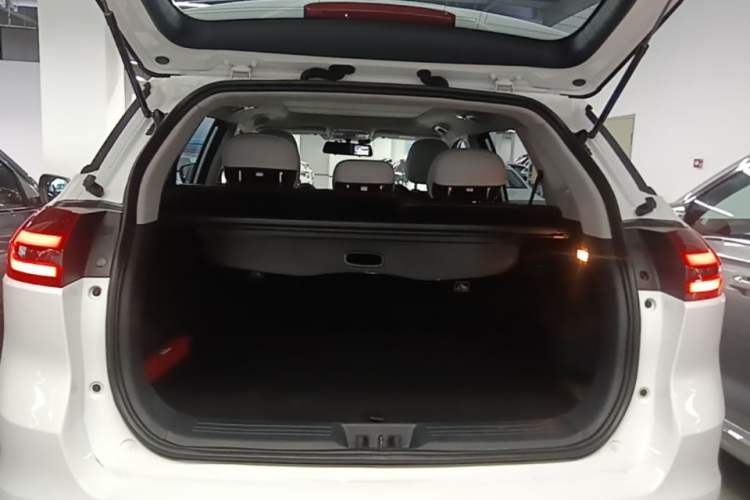 Used Geely Auto Emgrand X7 Sport 2022 1.8TD DCT Zhiya Trim Trunk