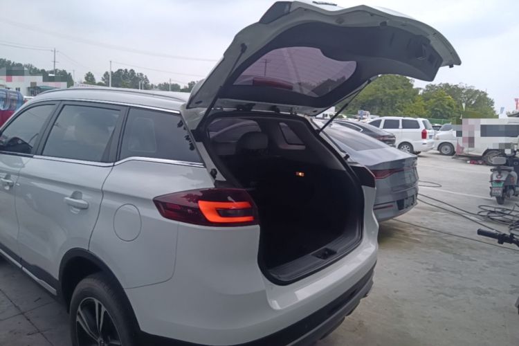 Used Geely Auto Emgrand X7 Sport 2022 1.8TD DCT Zhiya Trim Trunk