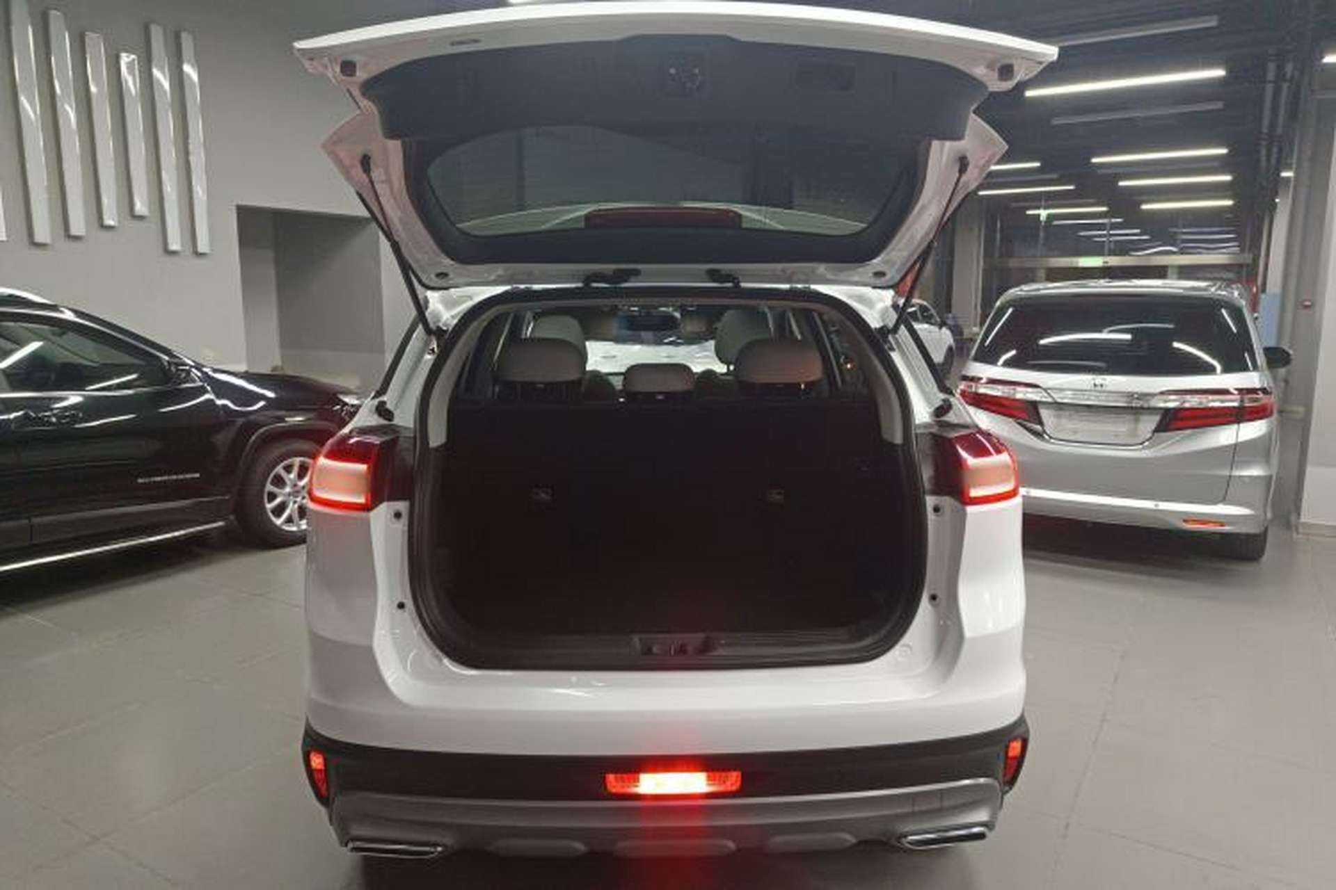 Used Geely Auto Emgrand X7 Sport 2022 1.8TD DCT Zhiya Trim Trunk