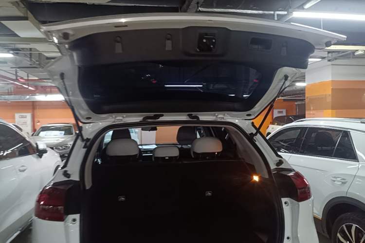 Used Geely Auto Emgrand X7 Sport 2022 1.8TD DCT Zhiya Trim Trunk