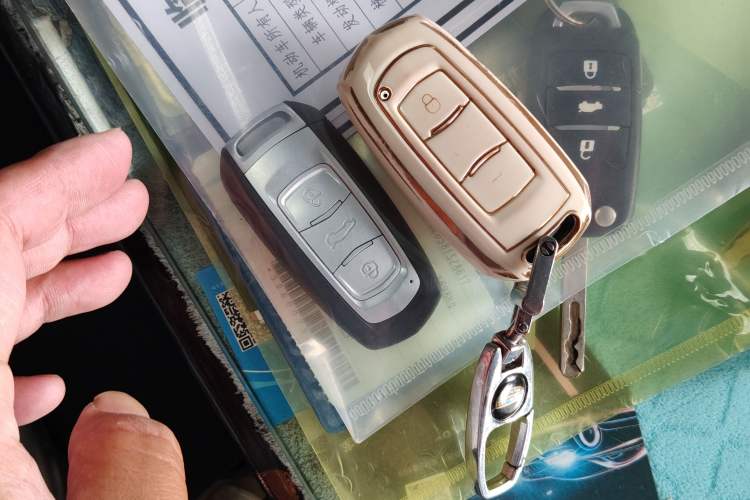 Used Geely Auto Emgrand X7 Sport 2022 1.8TD DCT Zhiya Trim Vehicle Key
