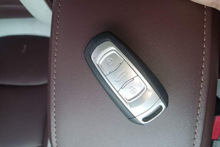 Used Geely Auto Emgrand X7 Sport 2022 1.8TD DCT Zhiya Trim Vehicle Key