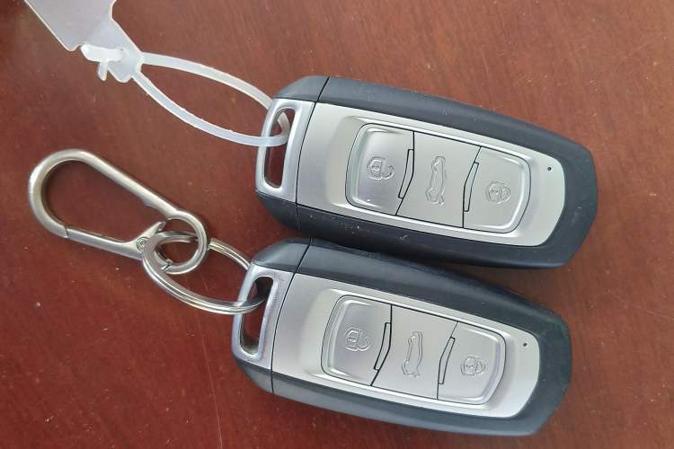 Used Geely Auto Emgrand X7 Sport 2022 1.8TD DCT Zhiya Trim Vehicle Key