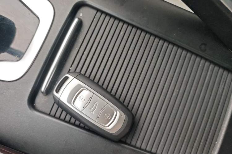 Used Geely Auto Emgrand X7 Sport 2022 1.8TD DCT Zhiya Trim Vehicle Key