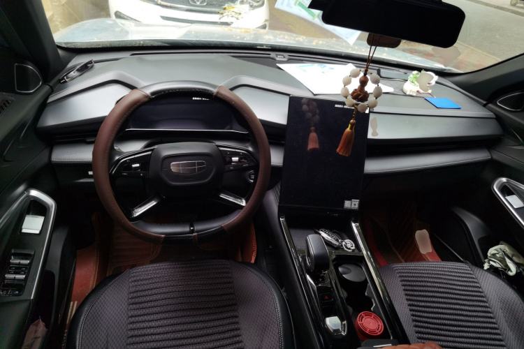 Used Geely Auto Emgrand X7 Sport 2023 Boyue COOL 1.5TD Smart Connectivity Model Center Console