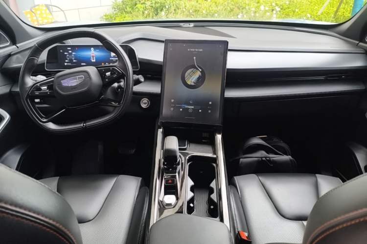 Used Geely Auto Emgrand X7 Sport 2023 Boyue COOL 1.5TD Smart Connect+ Center Console