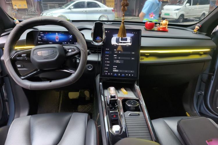 Used Geely Auto Emgrand X7 Sport 2023 Boyue COOL 1.5TD Smart Connectivity Model Center Console
