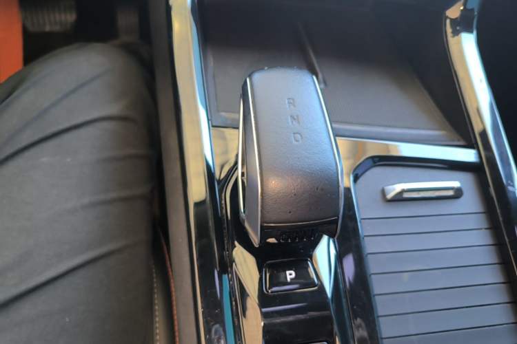 Used Geely Auto Emgrand X7 Sport 2023 Boyue COOL 1.5TD Smart Connect+ Gear Lever